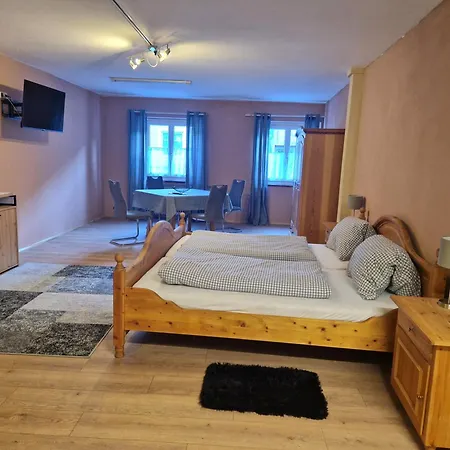 Gaestehaus La Puccia Gæstehus *