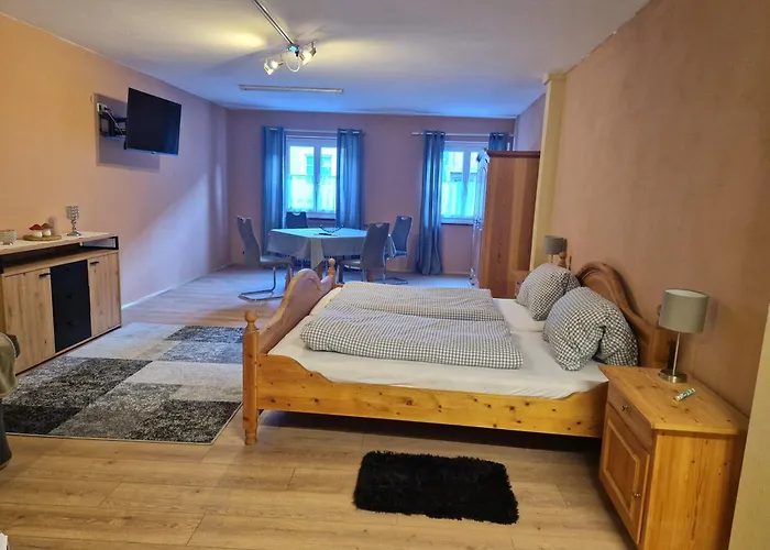 Gaestehaus La Puccia Gæstehus *